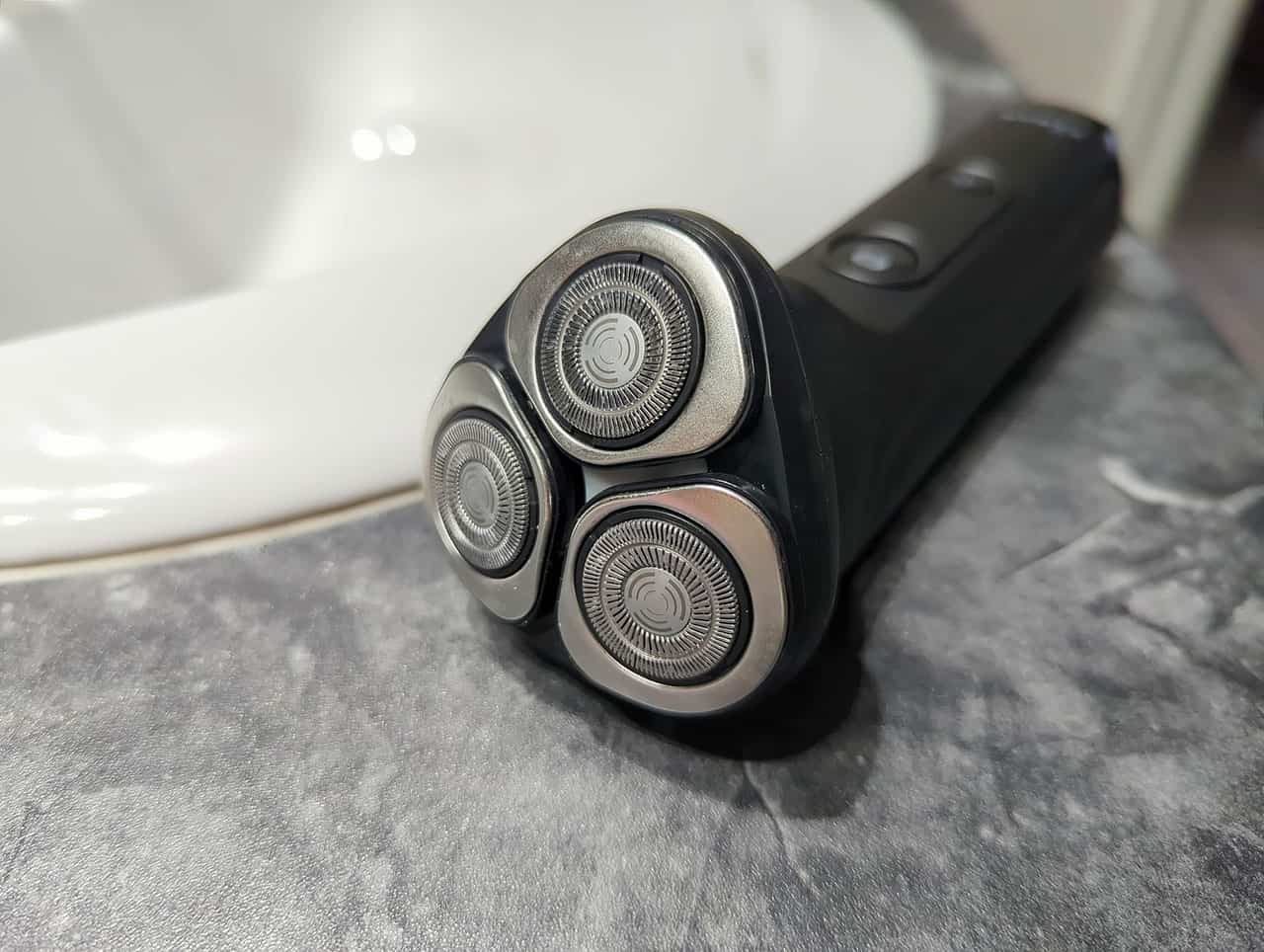 Say Goodbye to Razor Burn: Ya-Man Hot Shave RF Electric Shaver Review