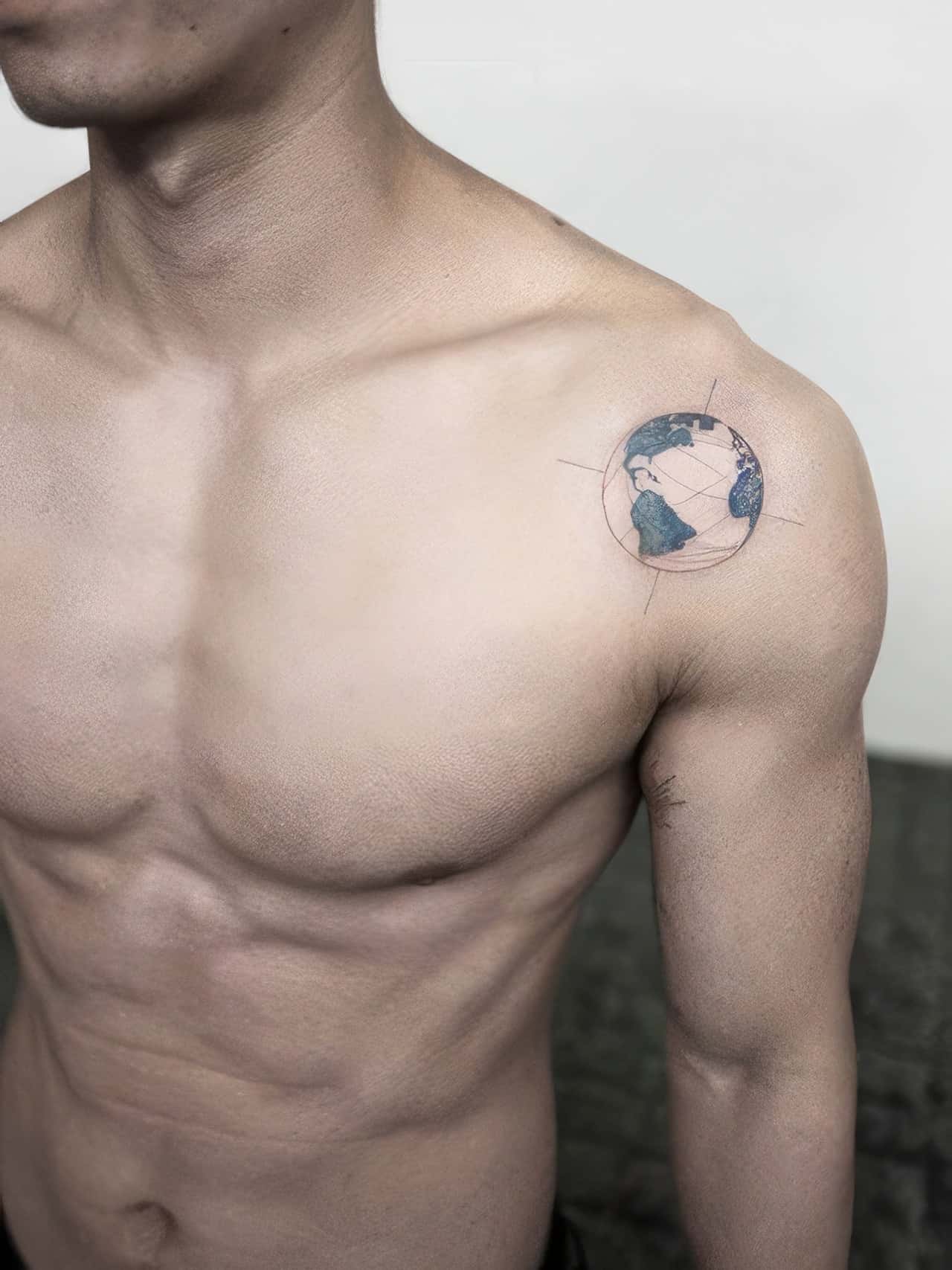 Small Tattoo for Men | Kleines tattoo für männer, Tattoo ideen männer arm,  Tattoo ideen männer