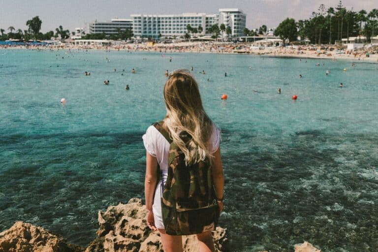 solo female traveler