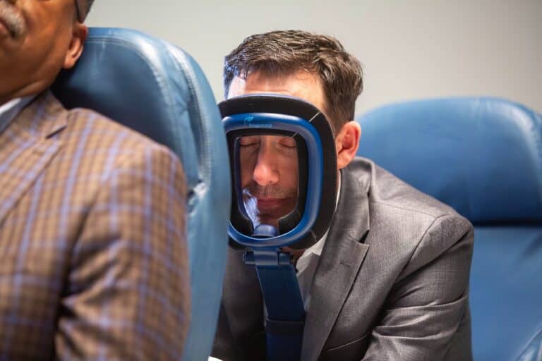 TruRest flight sleeping device (3)