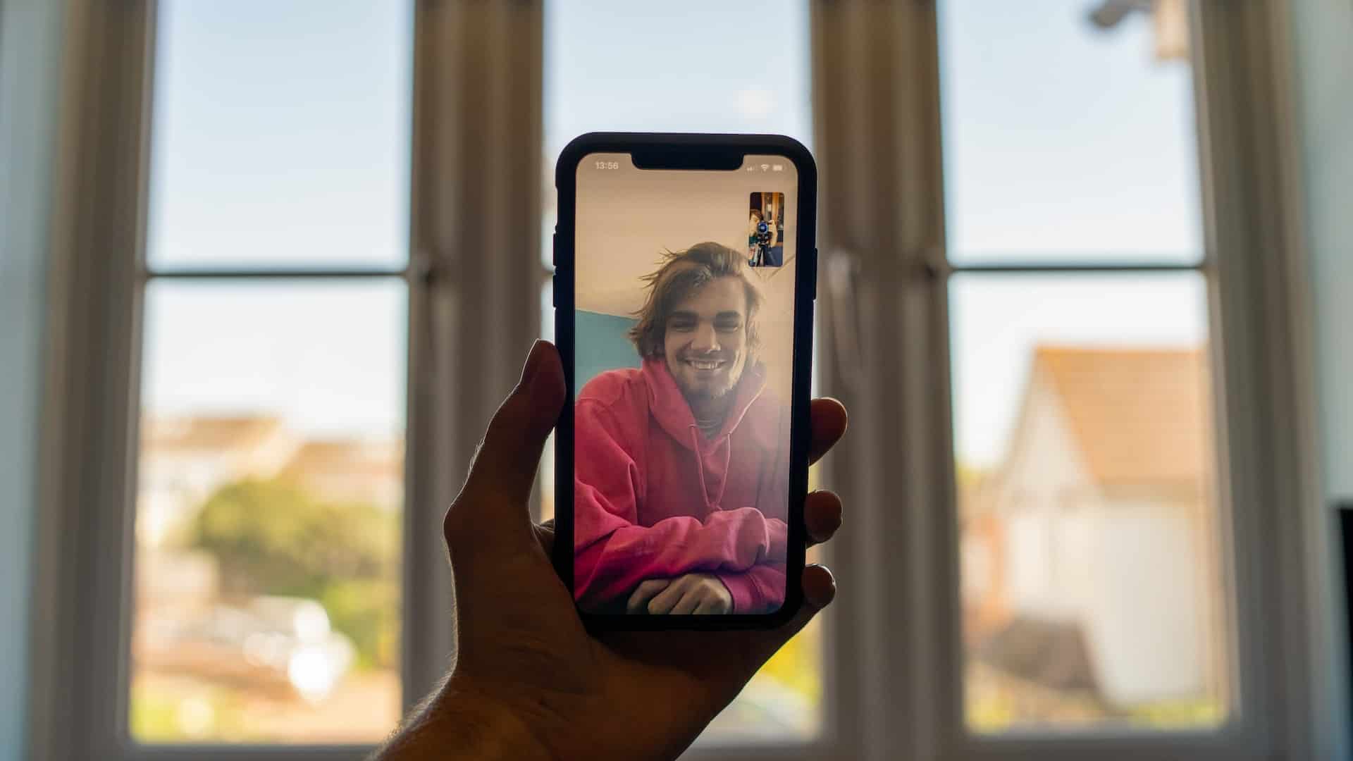 The Art of Connection: Unconventional Relationships in the Virtual Realm