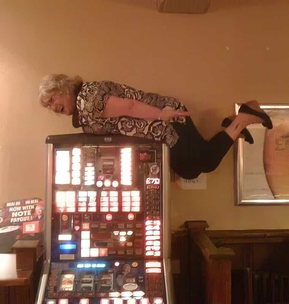 73 Hilarious and Unforgettable Funny Vegas Pictures That Should Have Stayed in Sin City 31 Im Going To Level With You las vegas funny pic