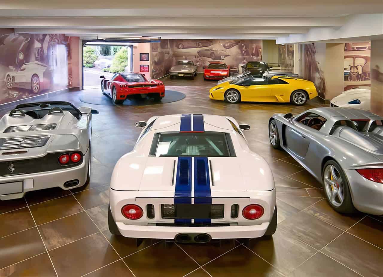 Гараж шейха. Коллекция автомобилей. Коллекция автомобилей в гараже. Гараж суперкаров.
