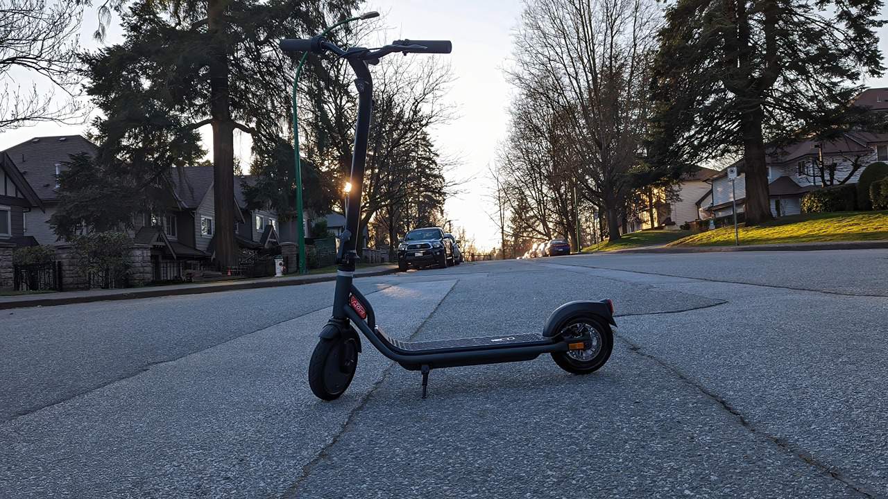 Atomi E20 Electric Scooter Review 9