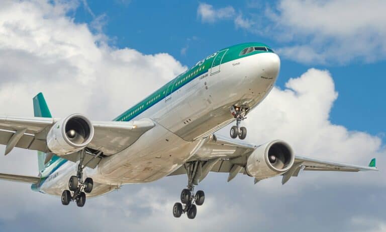 Aer Lingus Airplane flying