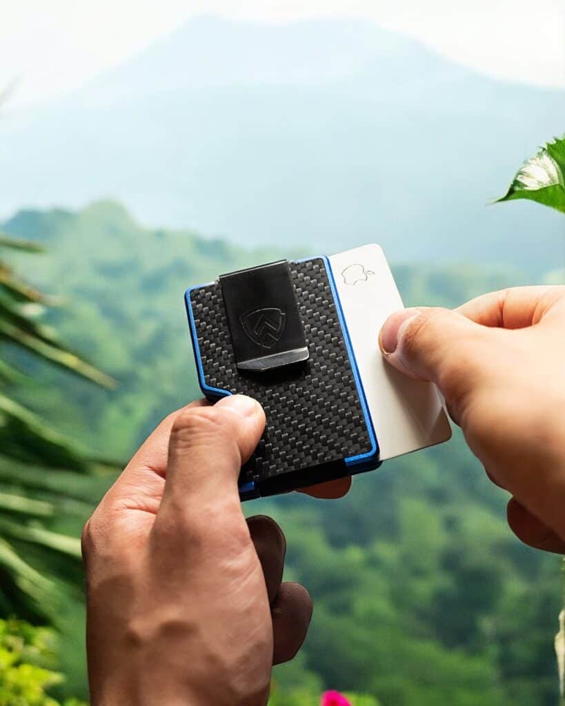 Axwell Carbon Fiber Wallet Review: 7 Reasons It's a Cut Above 2 Axwell Carbon Fiber Wallet Review 1