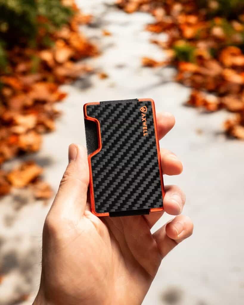 Axwell Carbon Fiber Wallet Review: 7 Reasons It's a Cut Above 4 Axwell Carbon Fiber Wallet Review 3