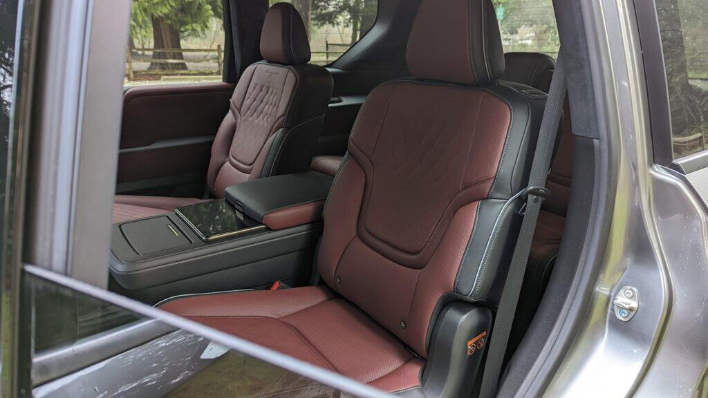 2025 Infiniti QX80 Autograph Review 14 2025 Infiniti QX80 Autograph Captains Chairs
