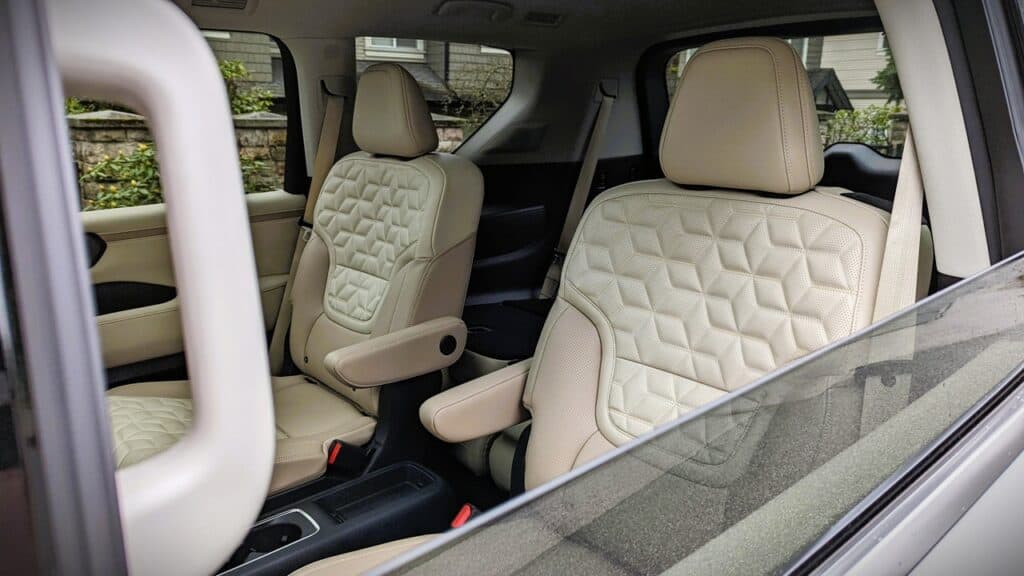 2025 Nissan Armada Platinum Reserve Review 12 2025 Nissan Armada Second Row Seats