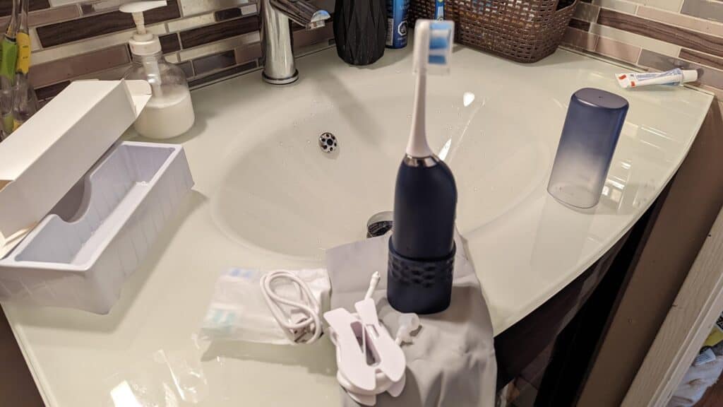 MarchPower 2-in-1 Electric Toothbrush With Water Flosser 2.0 Review 3 MarchPower 2 in 1 Electric Toothbrush Review 3