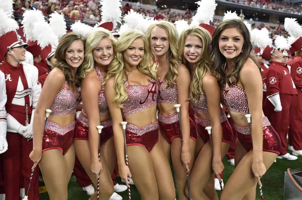 Hottest NFL Cheerleaders and Dancers: 20 to Watch in 2025 7 Hottest NFL Cheerleaders and Dancers 7