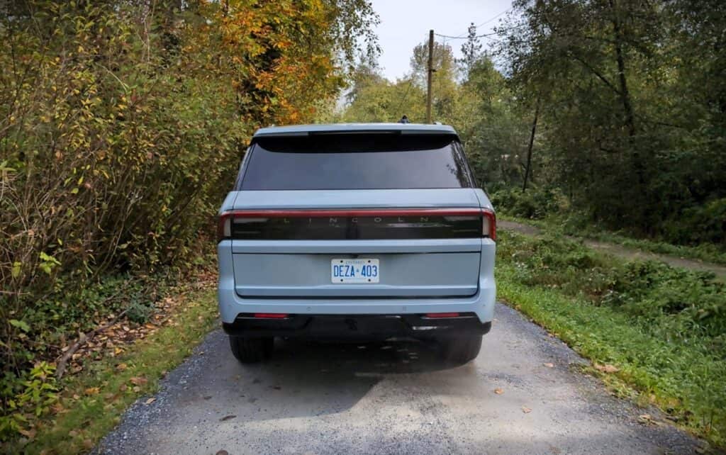 2025 Lincoln Navigator Reserve Review 8 2025 Lincoln Navigator view from the back