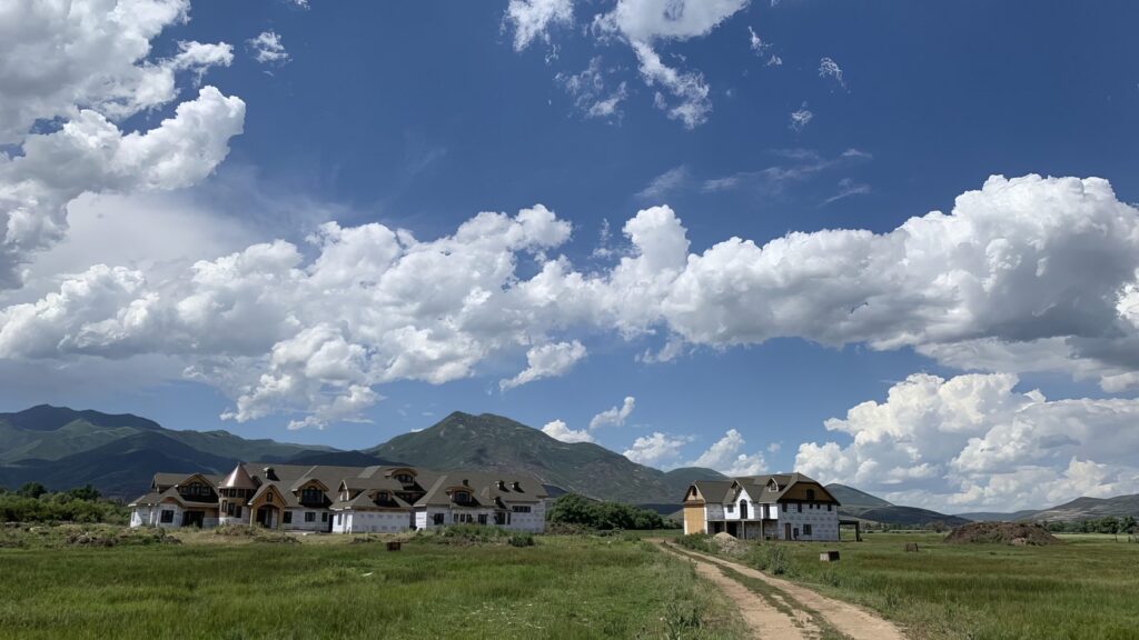 Unfinished Mansions: 4 Mysterious Estates Exposed 5 unfinished Midway Mansion in Utah 1