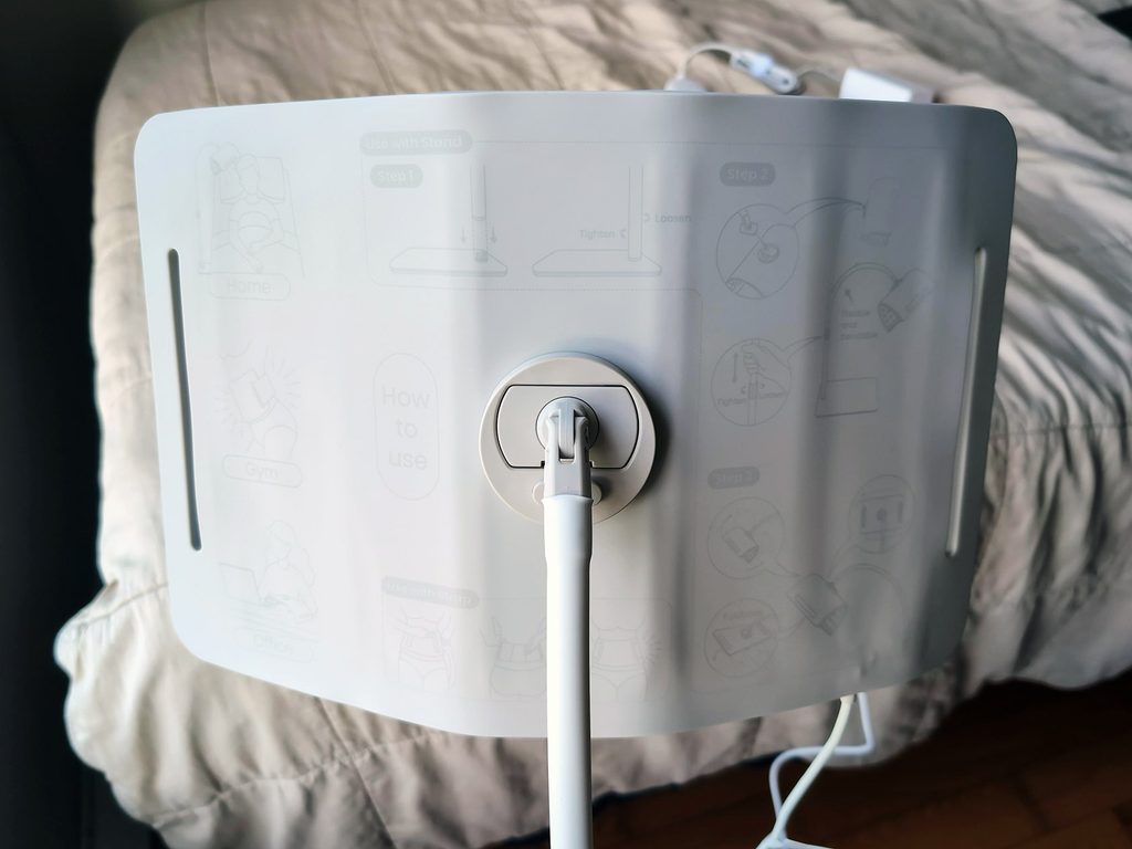LifeZoom Veyra Curved Silicone Red Light Therapy Panel Review: Reading Under Red Light, Finally 2 LifeZoom Veyra Curved Silicone Red Light Therapy Panel Review 3