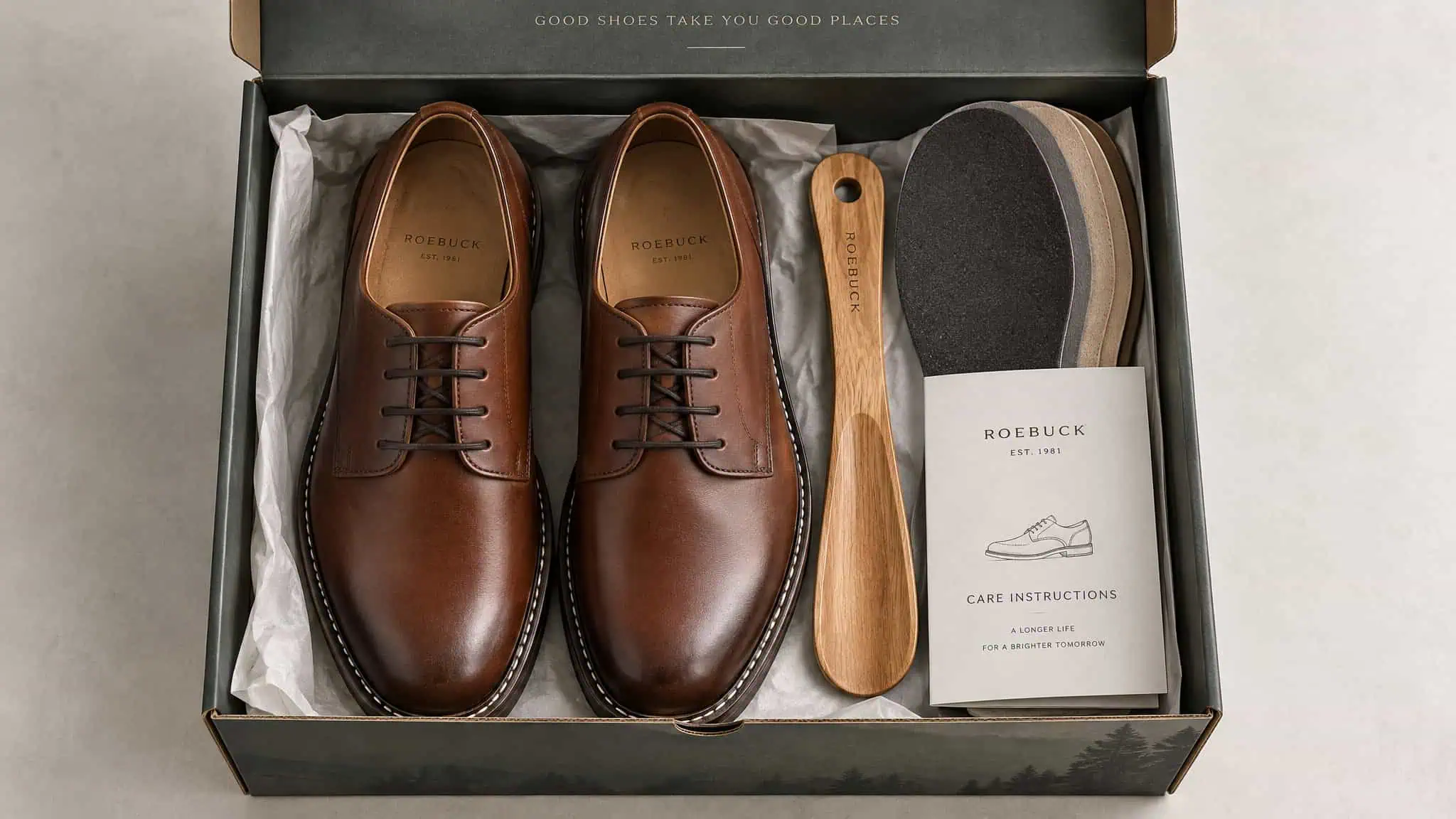 Elevator Shoes: What's Inside, What People Notice, and Why 3 Inches Beats 6 3 CALTO shoe box with spare insoles, shoe horn and care card showing package completeness as a quality signal