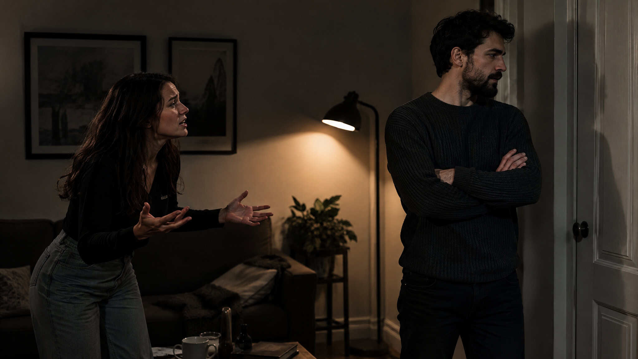Couple arguing in an apartment, showing how undefined casual arrangements create the so-called crazy cycle